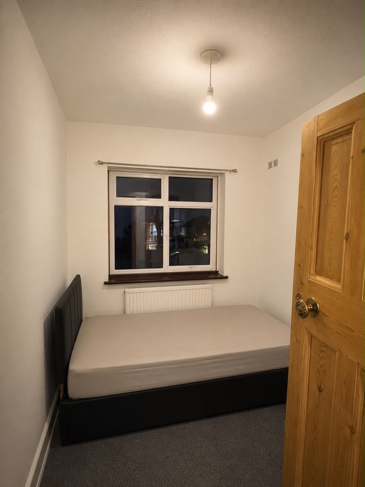 Room Selwyn Road in Greater London