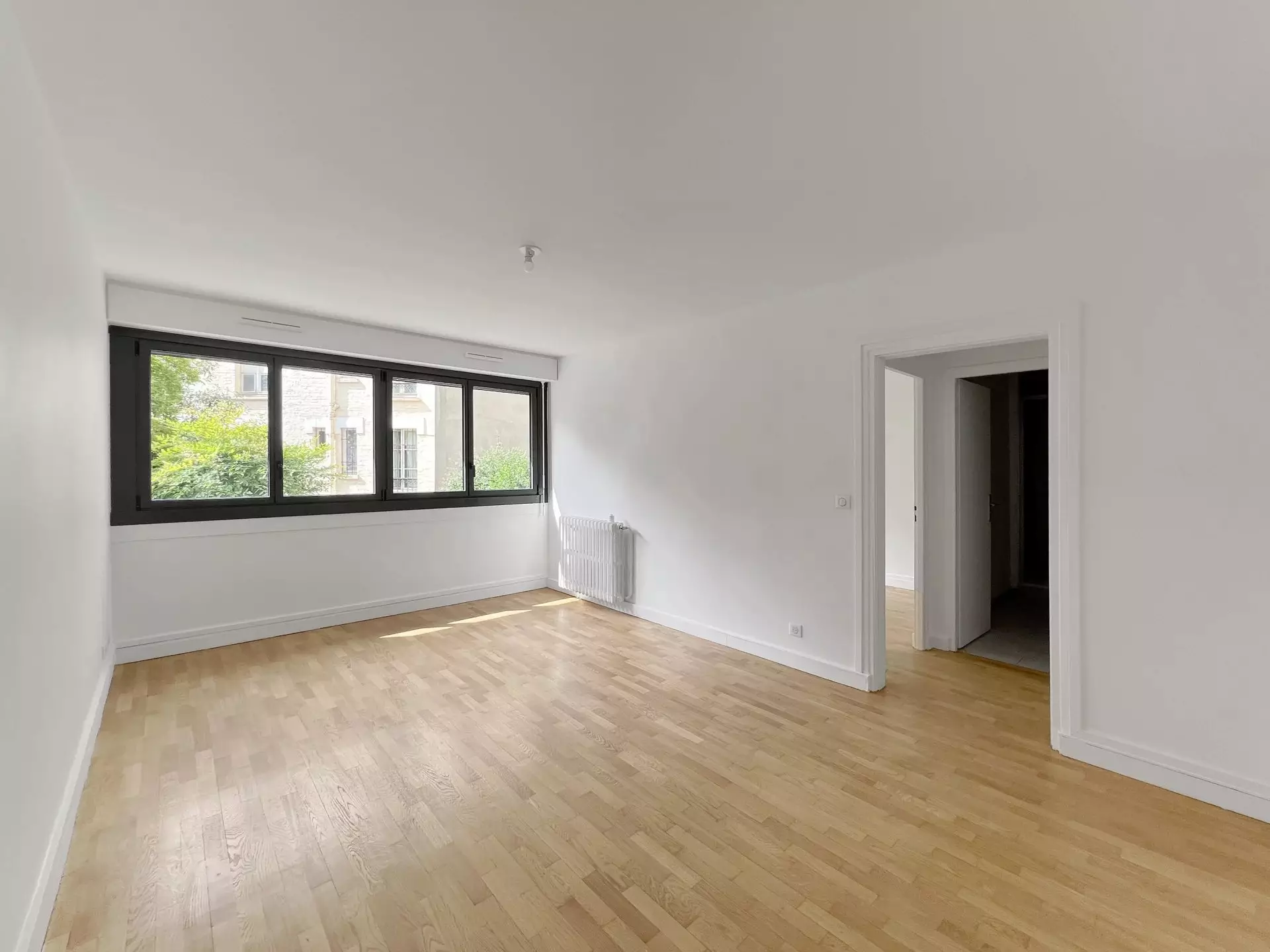 Flat Rue Frémicourt in Paris