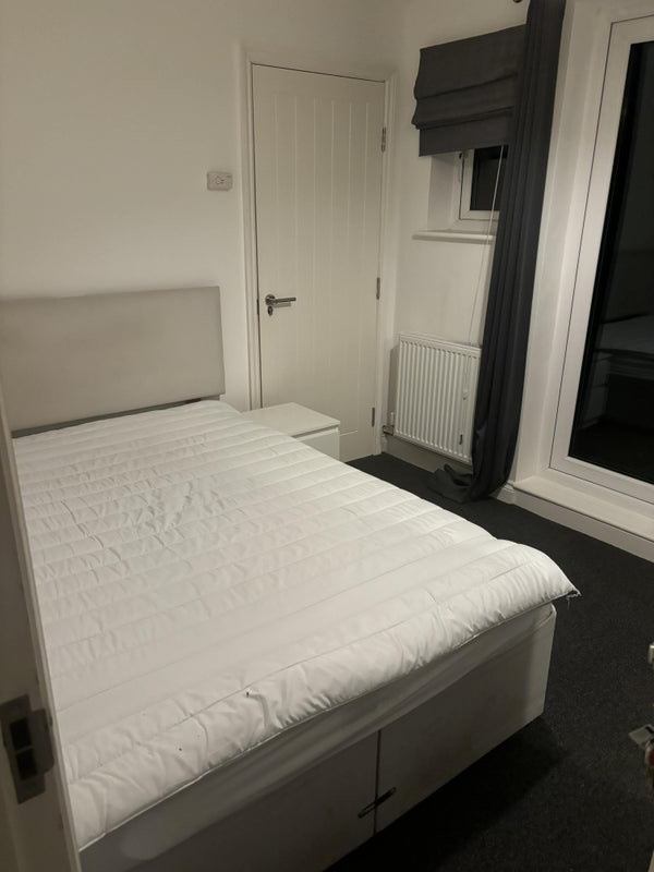 Room Riseway in Brentwood