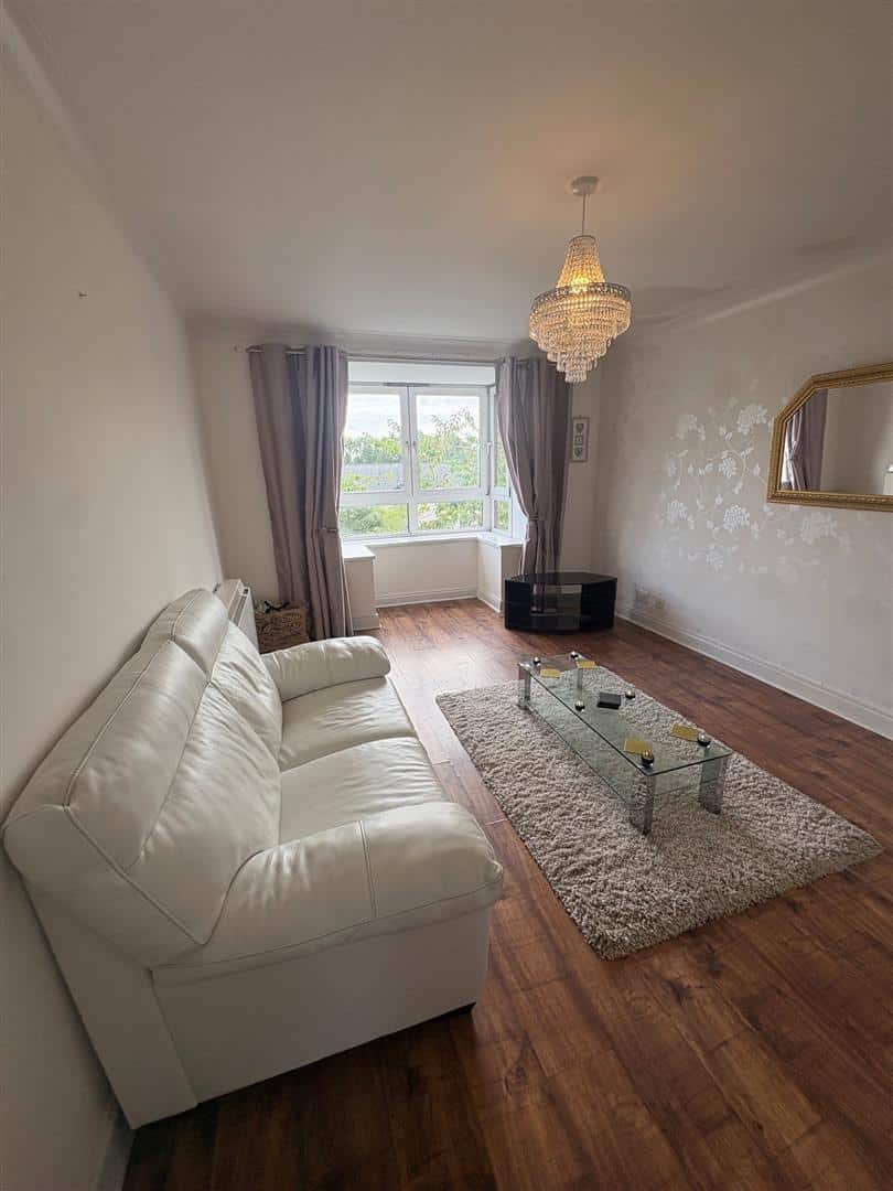 Flat Ashfield Road in Milngavie