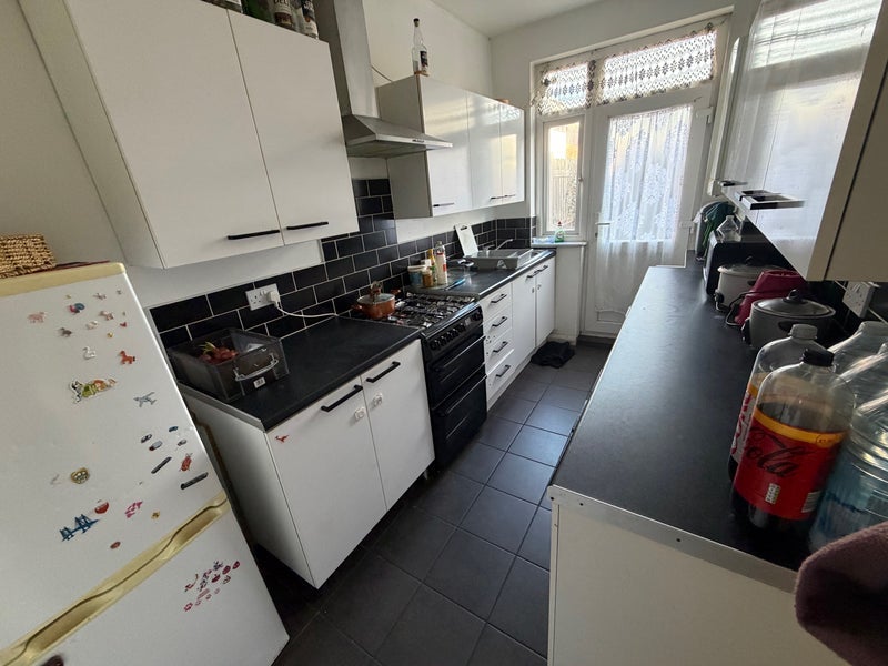 Room Lockhurst Lane in Coventry