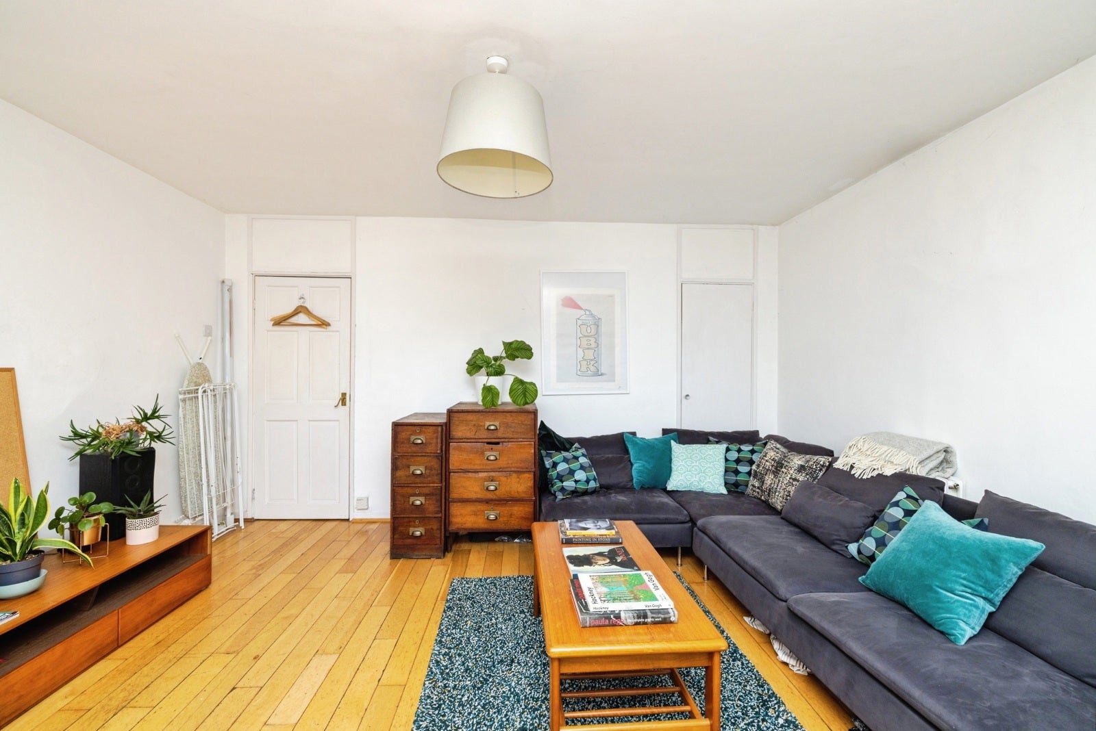 Flat Crondall Street in Greater London