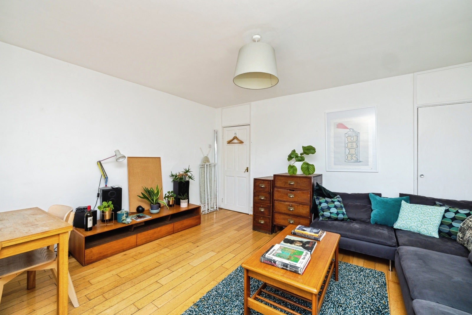 Flat Crondall Street in Greater London