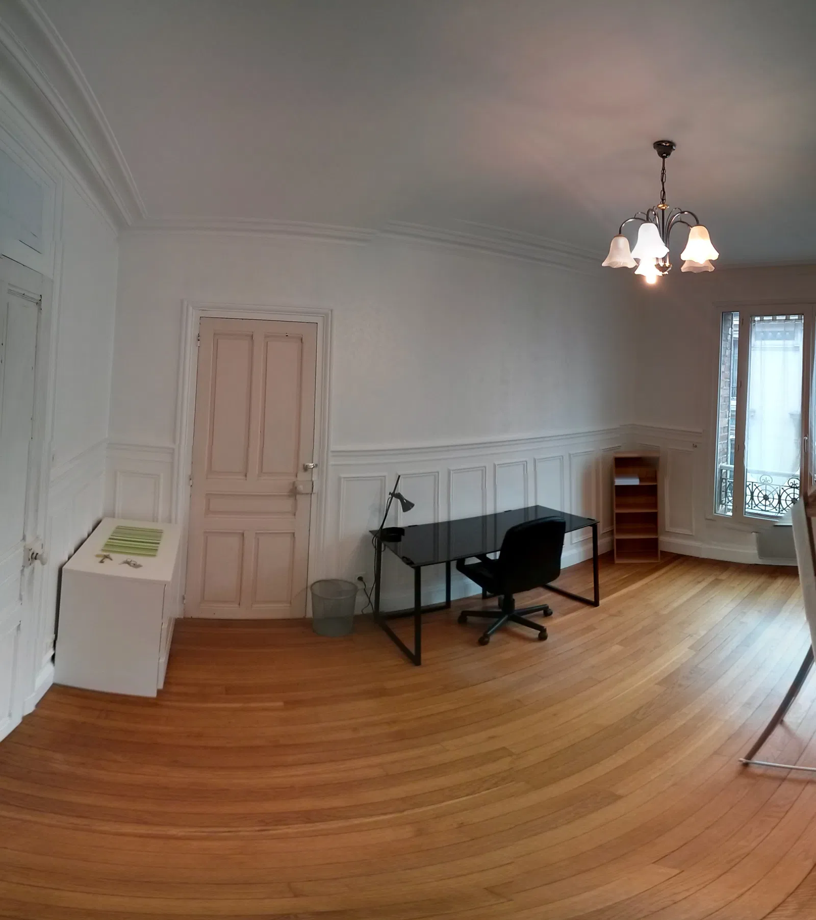 Room Rue James de Rothschild in Compiègne