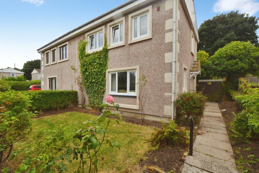 House Saughton Mains Avenue in City of Edinburgh