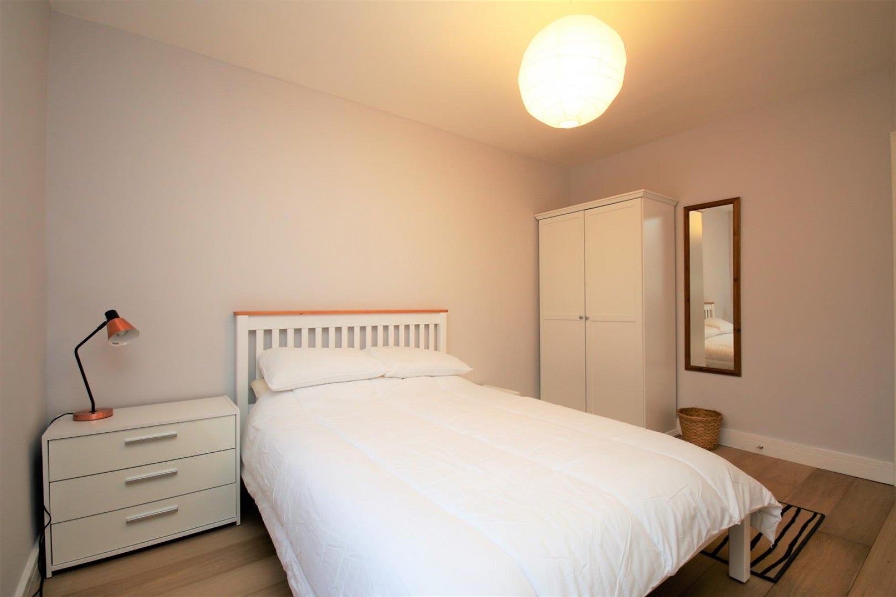 Flat Montpelier Grove in Greater London
