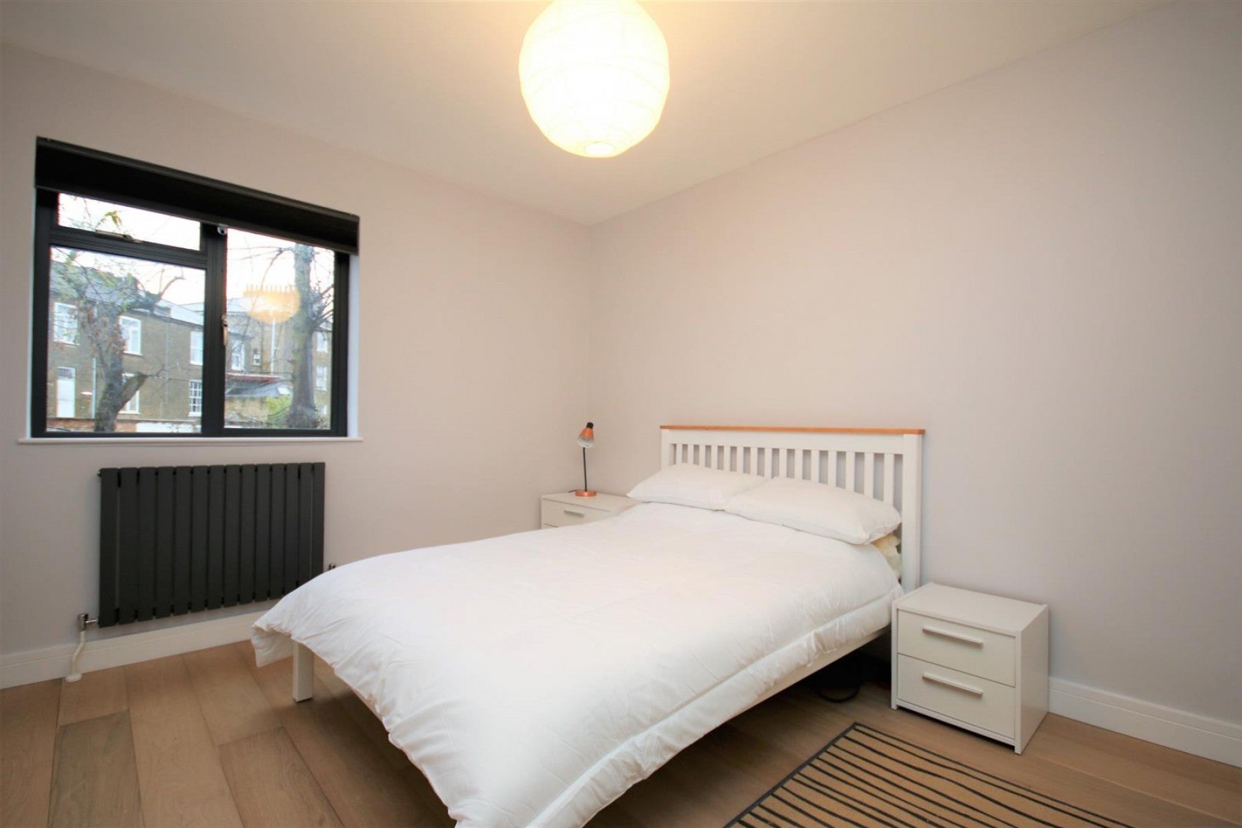 Flat Montpelier Grove in Greater London