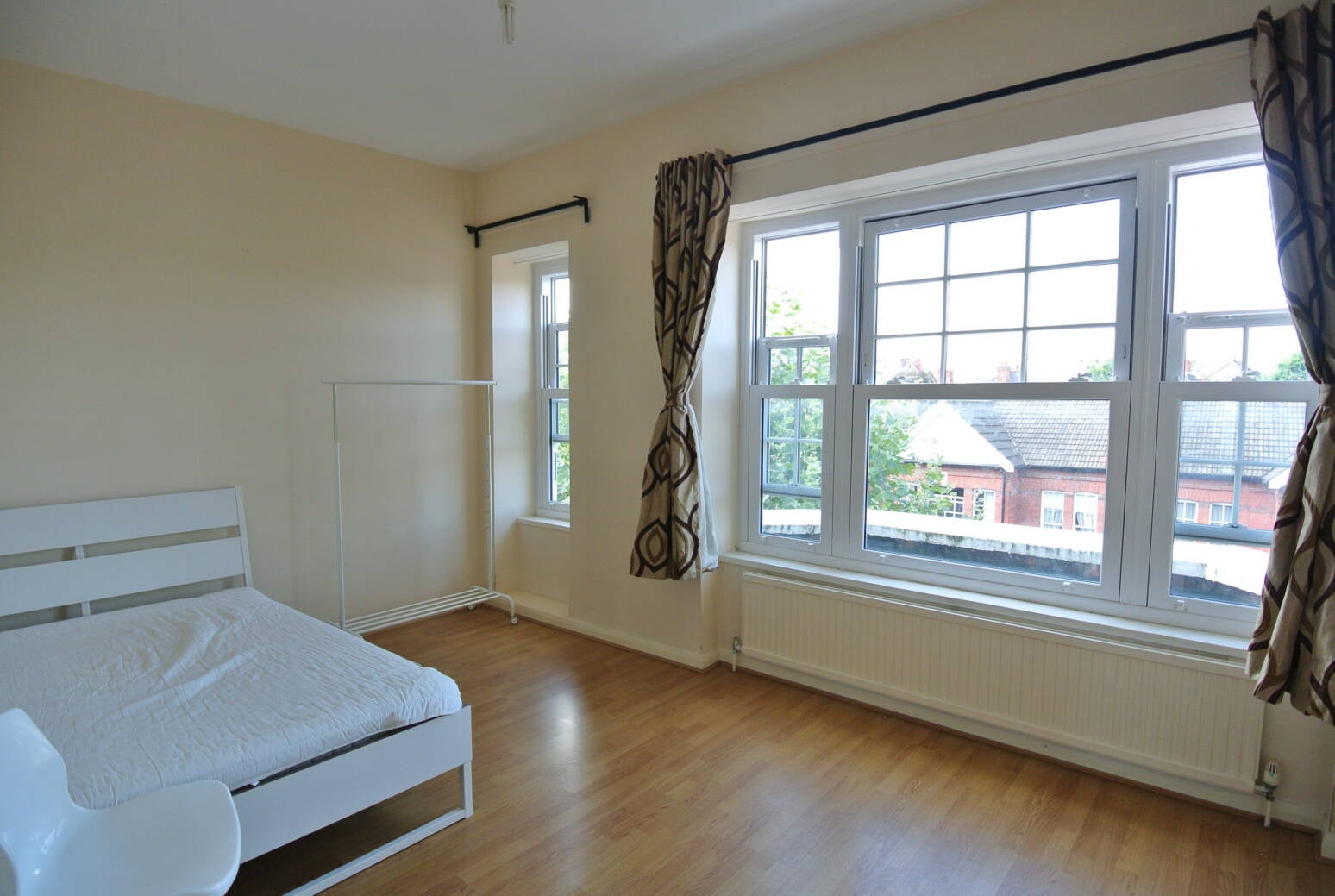 Flat Mount Pleasant Road in Greater London