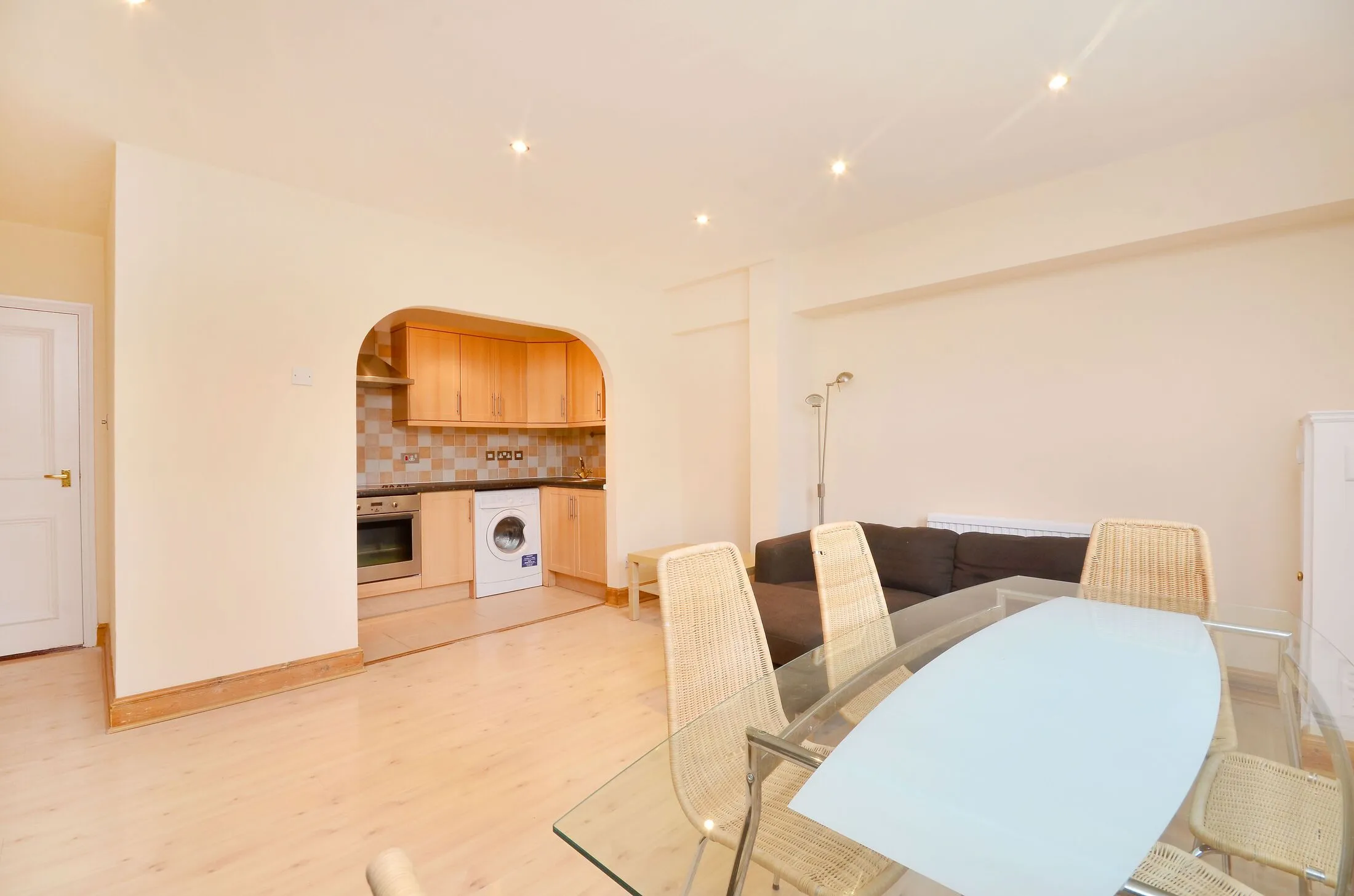 Flat Harley Road in Greater London
