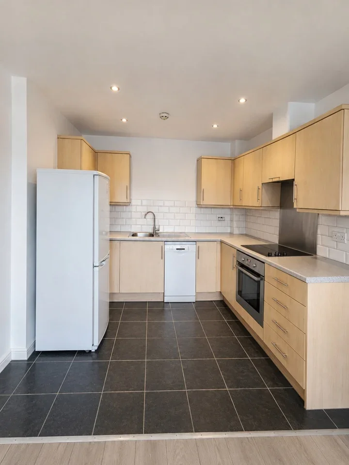 Flat Mount Pleasant Hill in Greater London