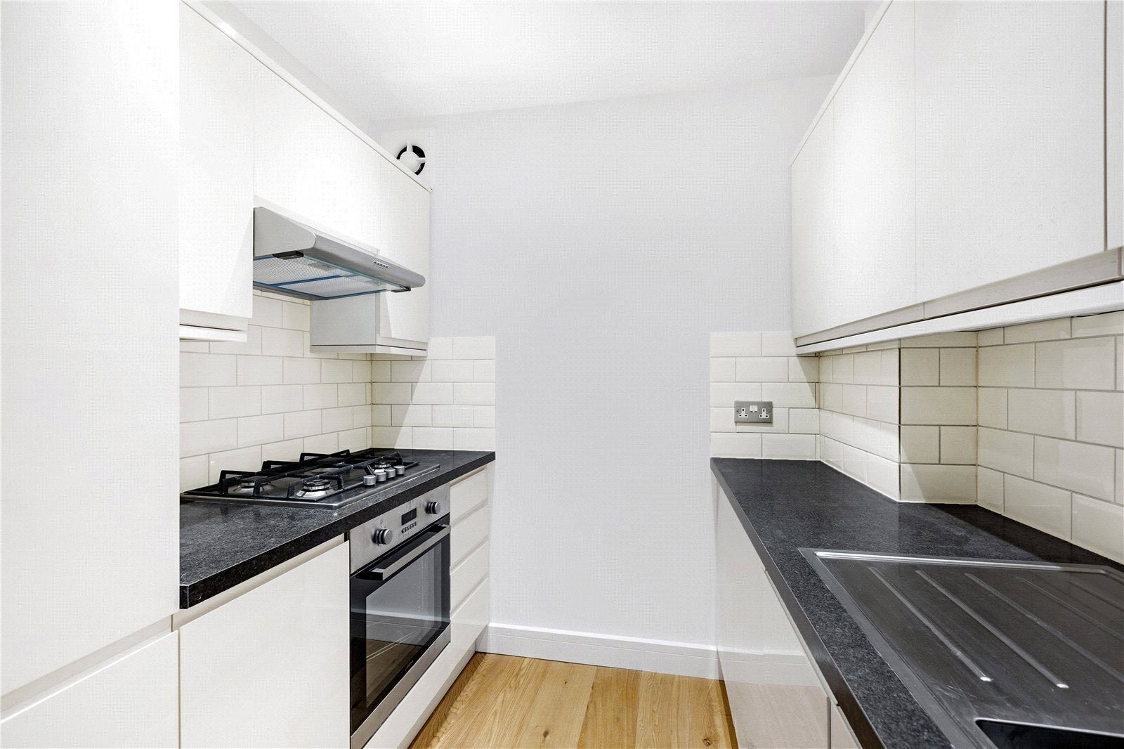 Flat Hatherley Grove in City of Westminster