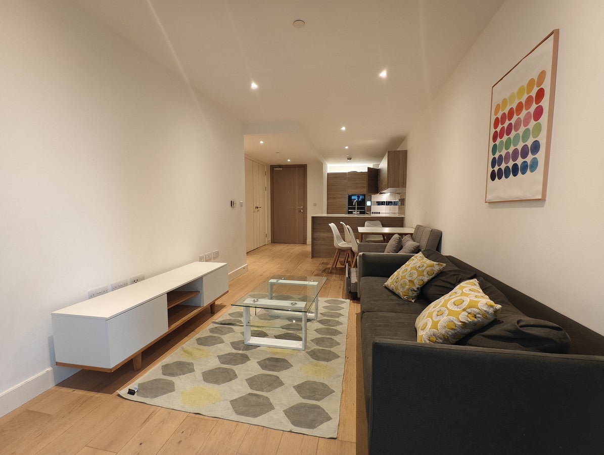 Flat Duke of Wellington Avenue in London