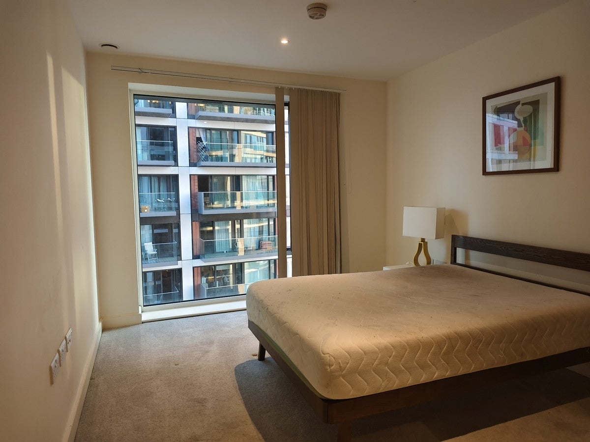 Flat Duke of Wellington Avenue in London