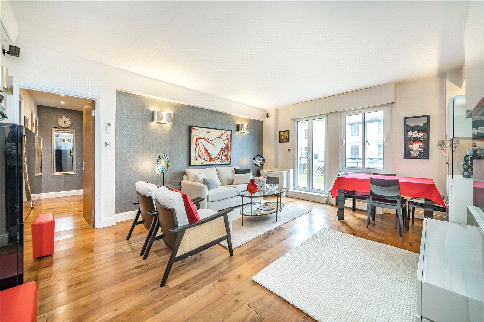 Flat Walpole Street in Greater London