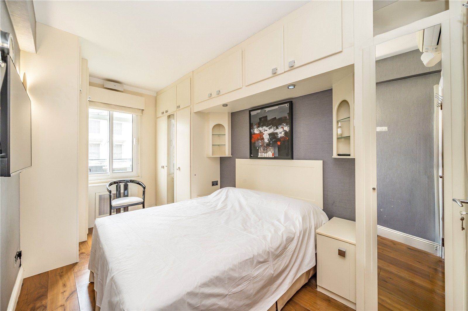 Flat Walpole Street in Greater London