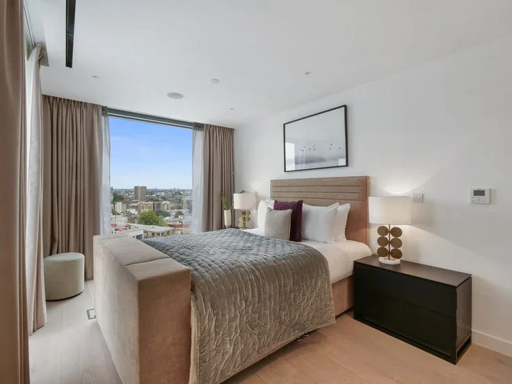 Flat Southwark Street in Greater London