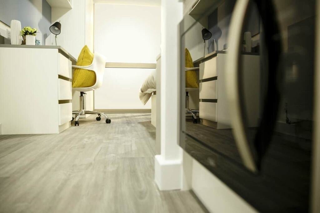 Room Thurston Road in Greater London