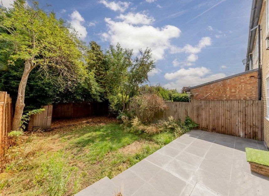 House Cascade Avenue in Greater London