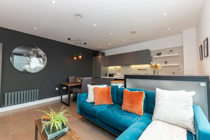 Flat Kings Holt Mews in Greater London
