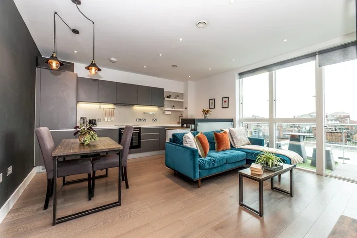 Flat Kings Holt Mews in Greater London