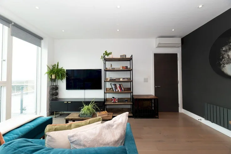 Flat Kings Holt Mews in Greater London