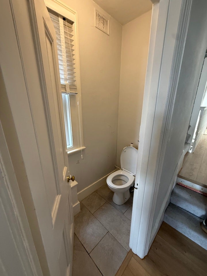 Room Ewell Road in Greater London