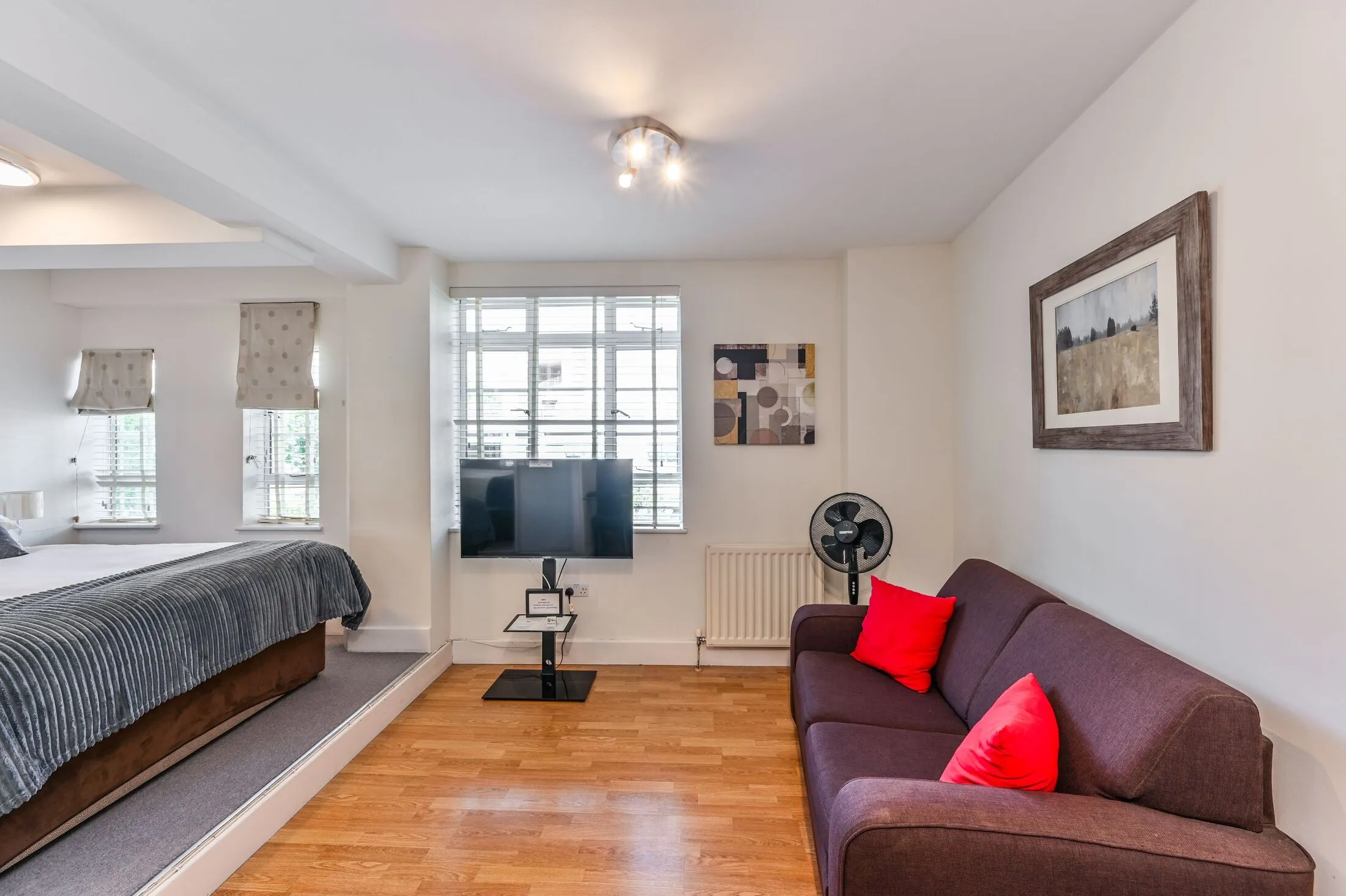 Flat Sloane Avenue in Greater London