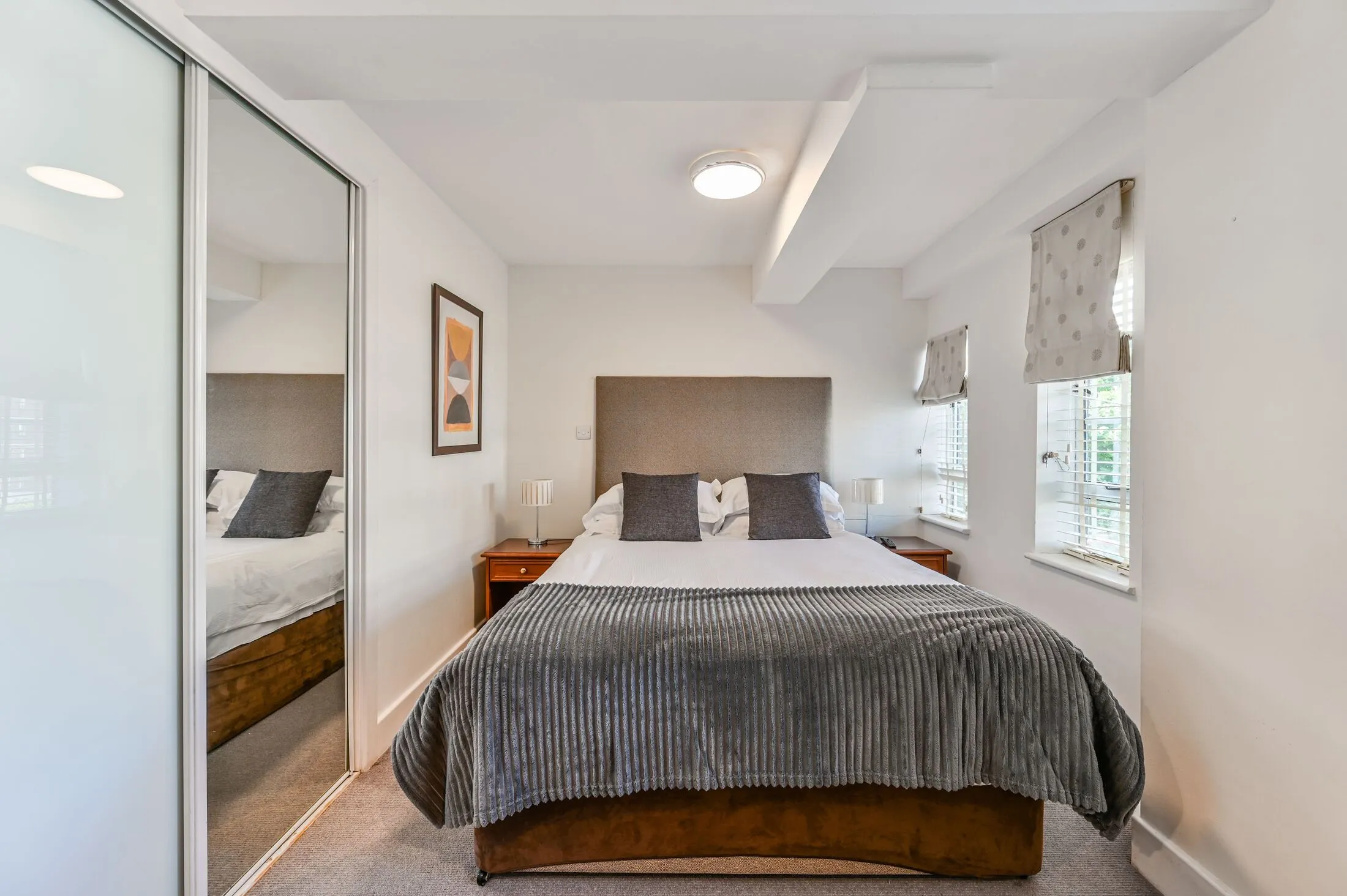 Flat Sloane Avenue in Greater London