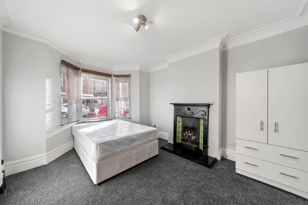 Room Reginald Street in Luton