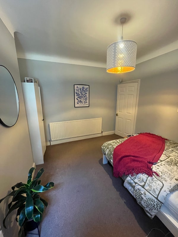 Room Fairlight Road in Greater London