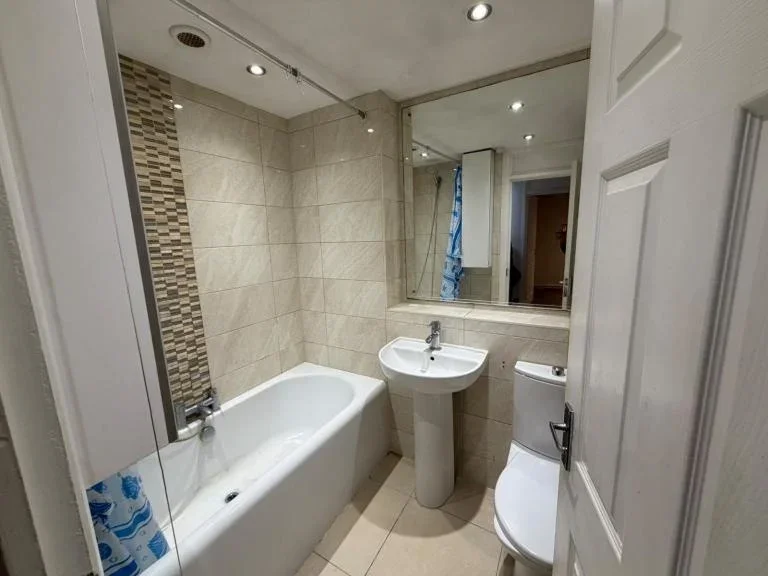 Flat Burness Close in Greater London