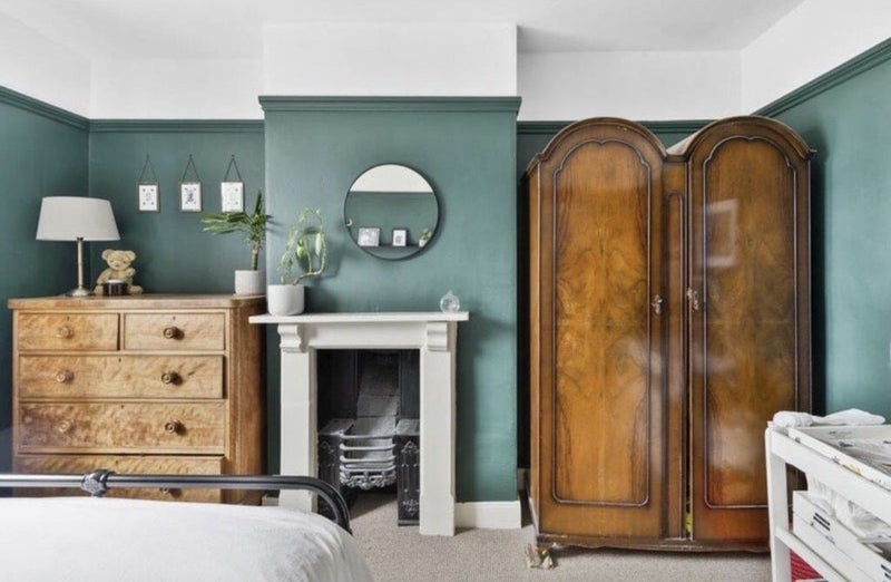 Room Two Mile Hill Road in Bristol