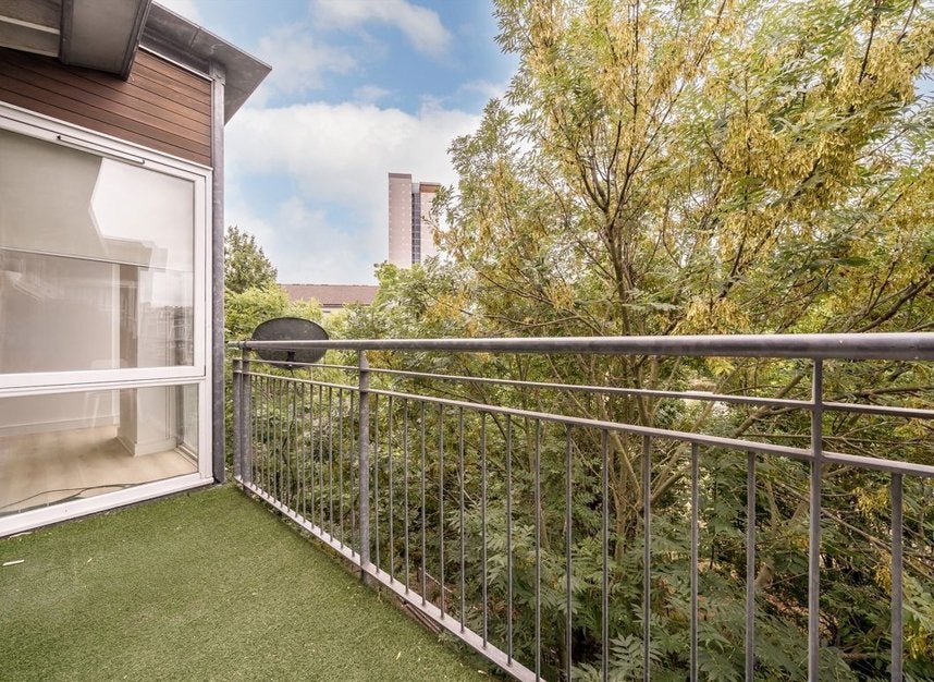 Flat Hunt Close in Greater London