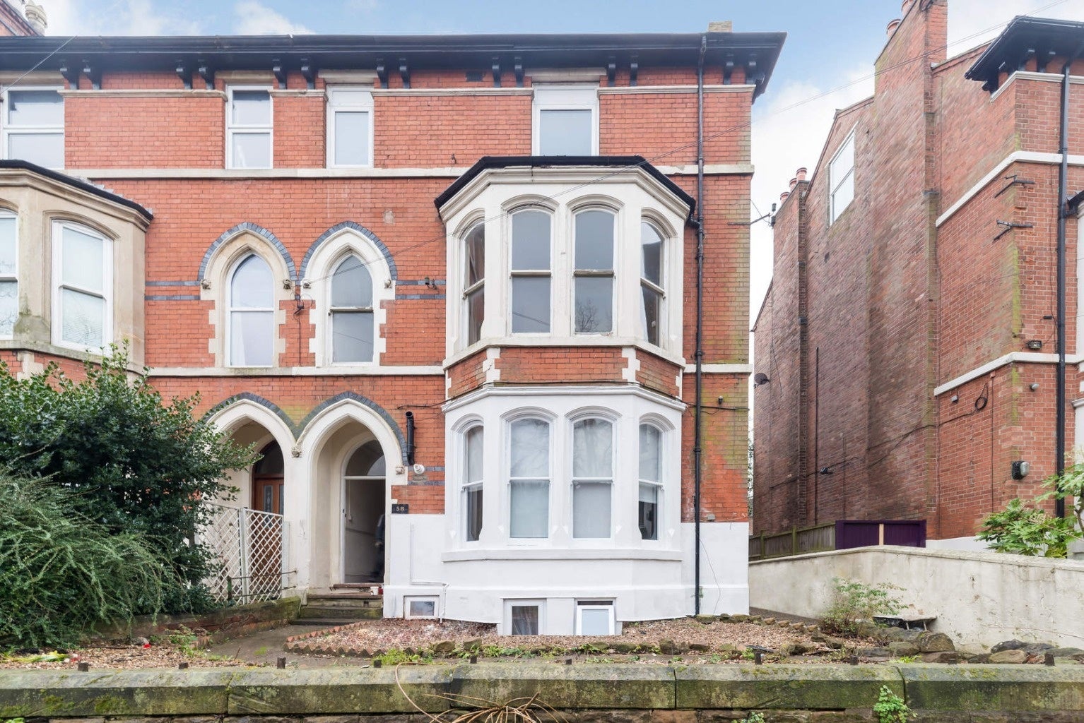 Flat Mapperley Road in Nottingham