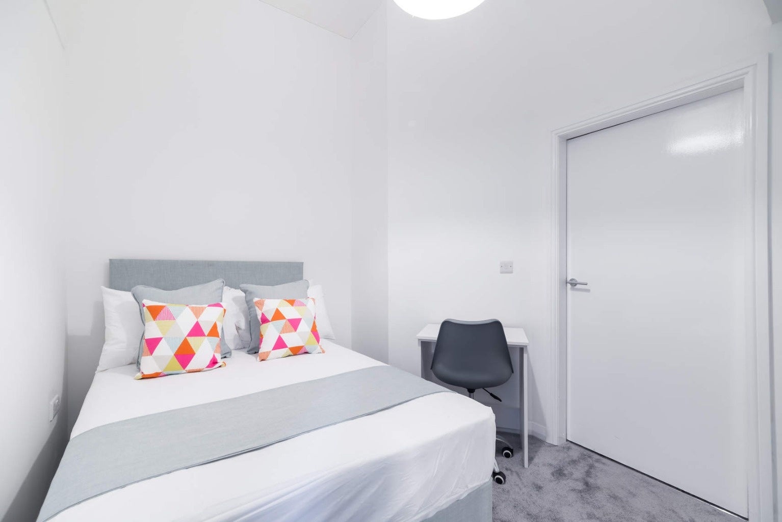Flat Mapperley Road in Nottingham