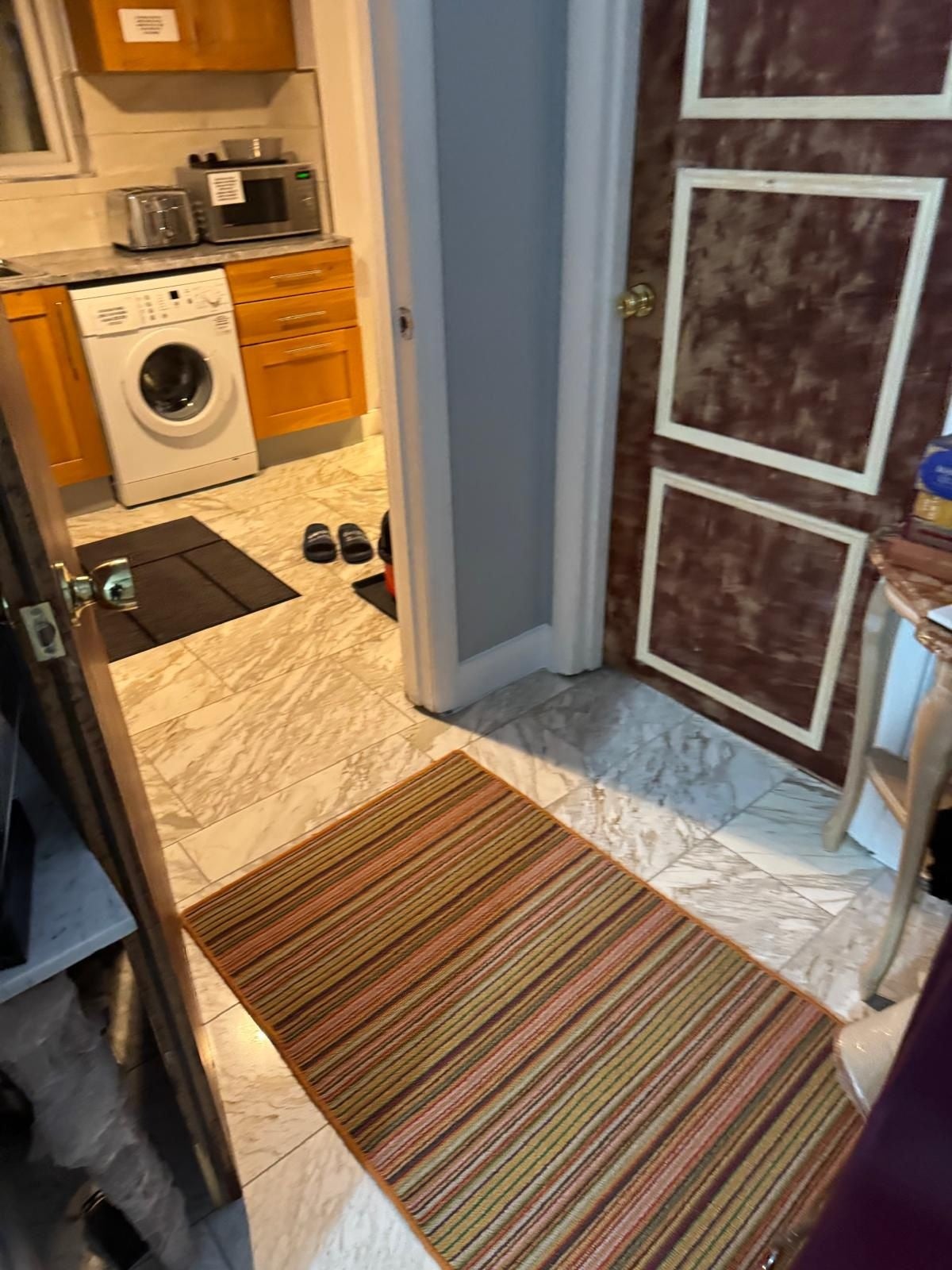 Flat Norbury Crescent in Greater London