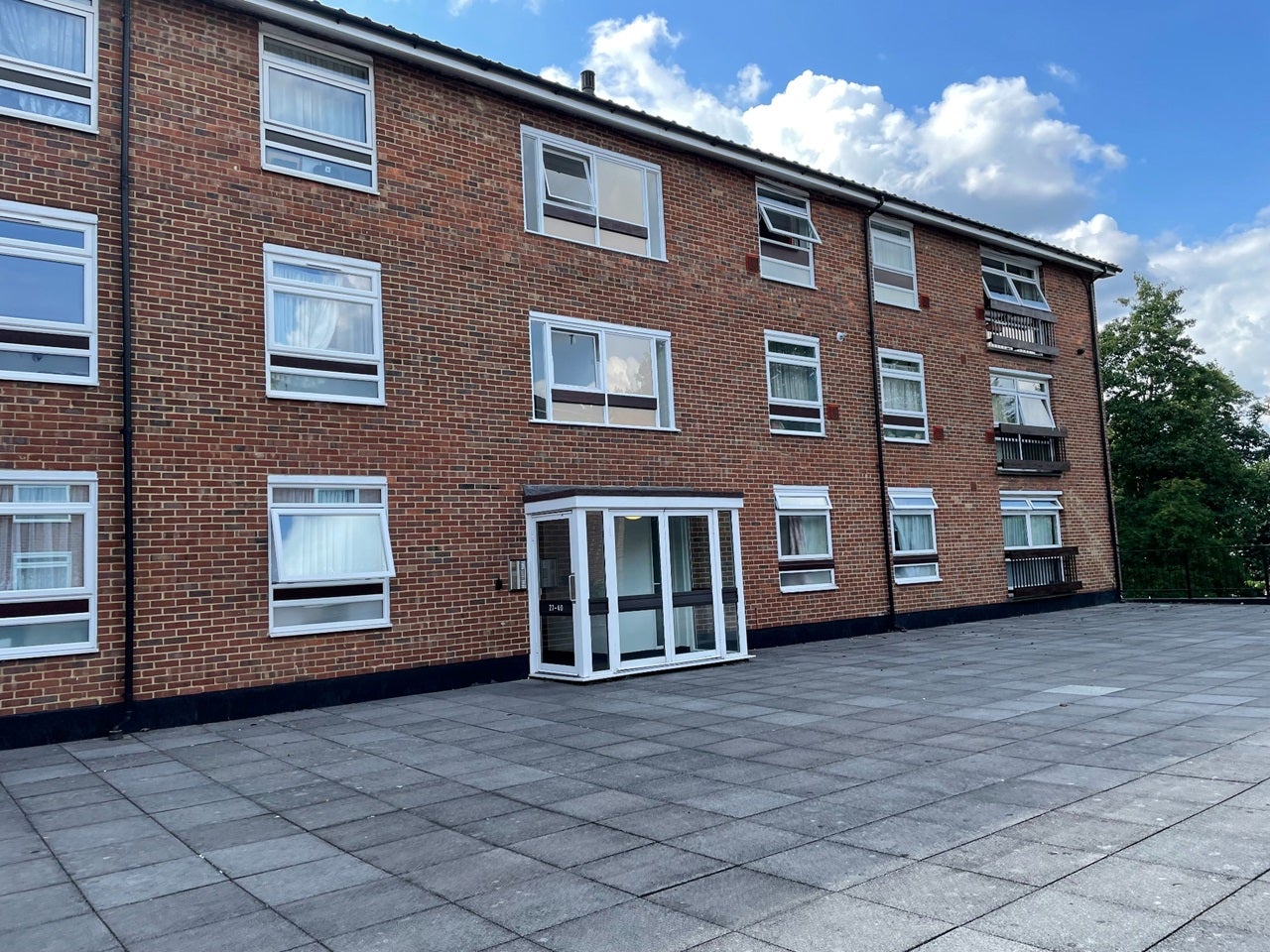 Flat Maresfield in Greater London
