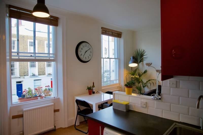Flat Grafton Road in Greater London