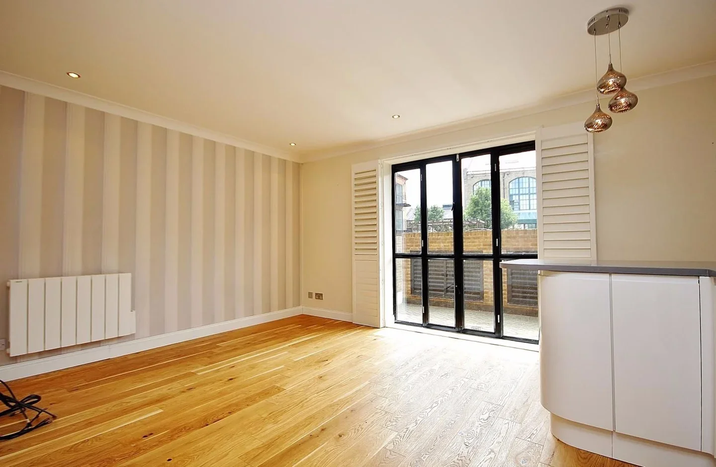 Flat Burrells Wharf Square in Greater London