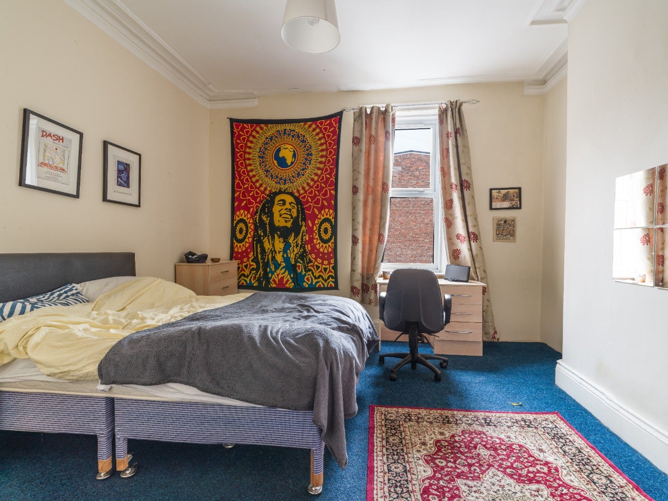 Room Manor House Road in Newcastle upon Tyne