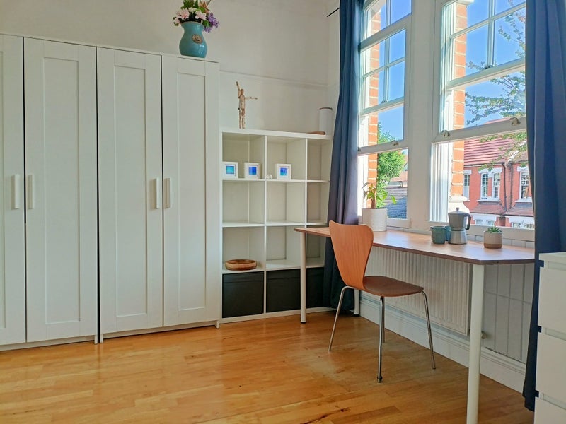 Room Woodgrange Avenue in Greater London