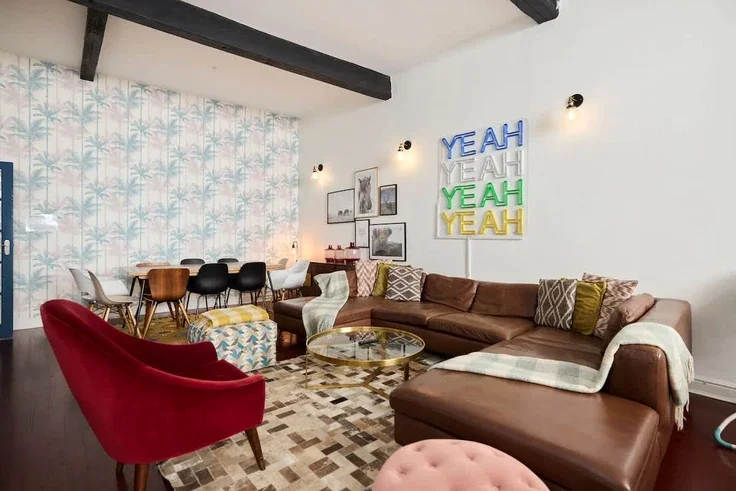 House Gaspar Close in Greater London
