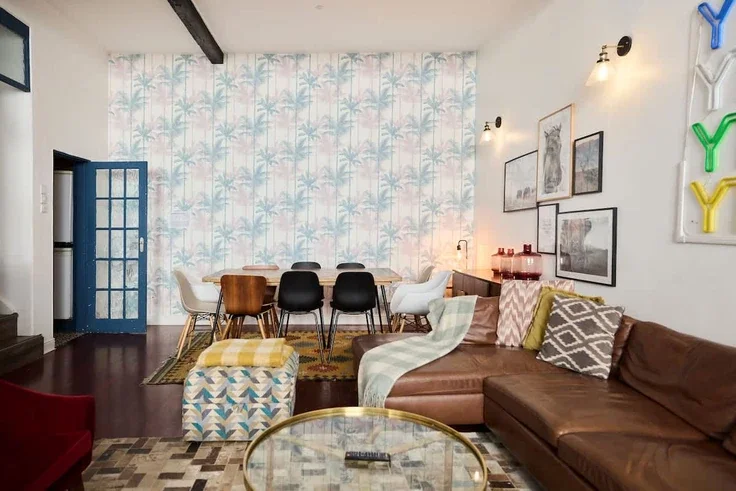House Gaspar Close in Greater London