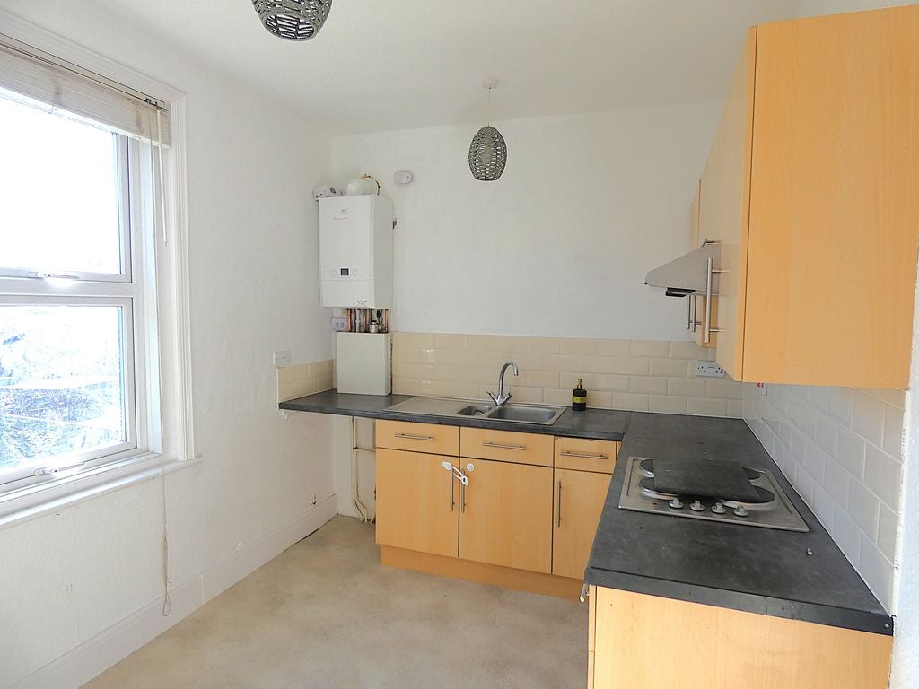 Flat Oaklands Road in Havant