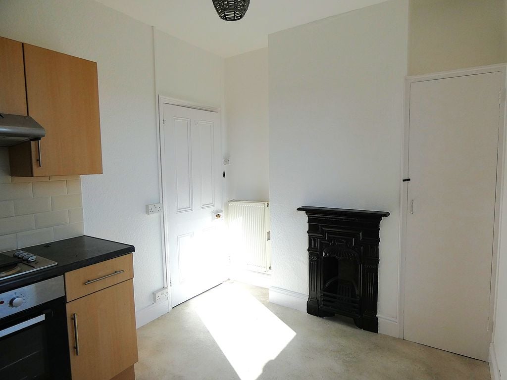 Flat Oaklands Road in Havant