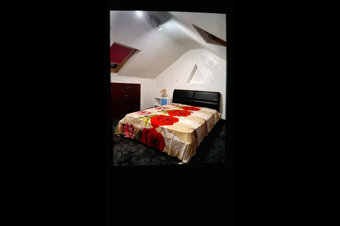 Room Grove Road in Greater London