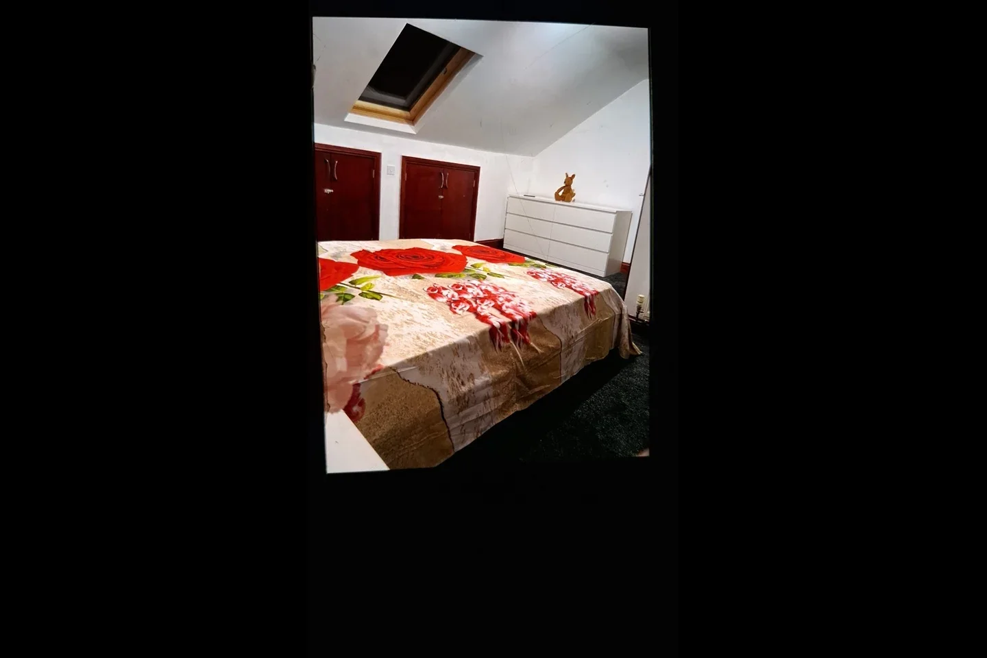 Room Grove Road in Greater London