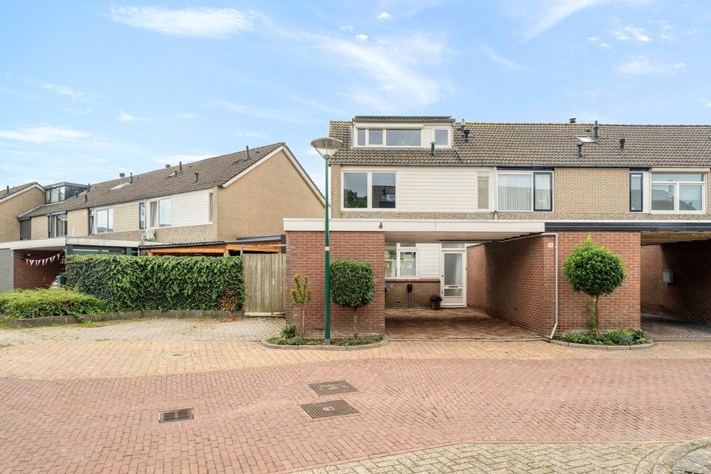 Huis Waterhoen 8 in Bunschoten-Spakenburg