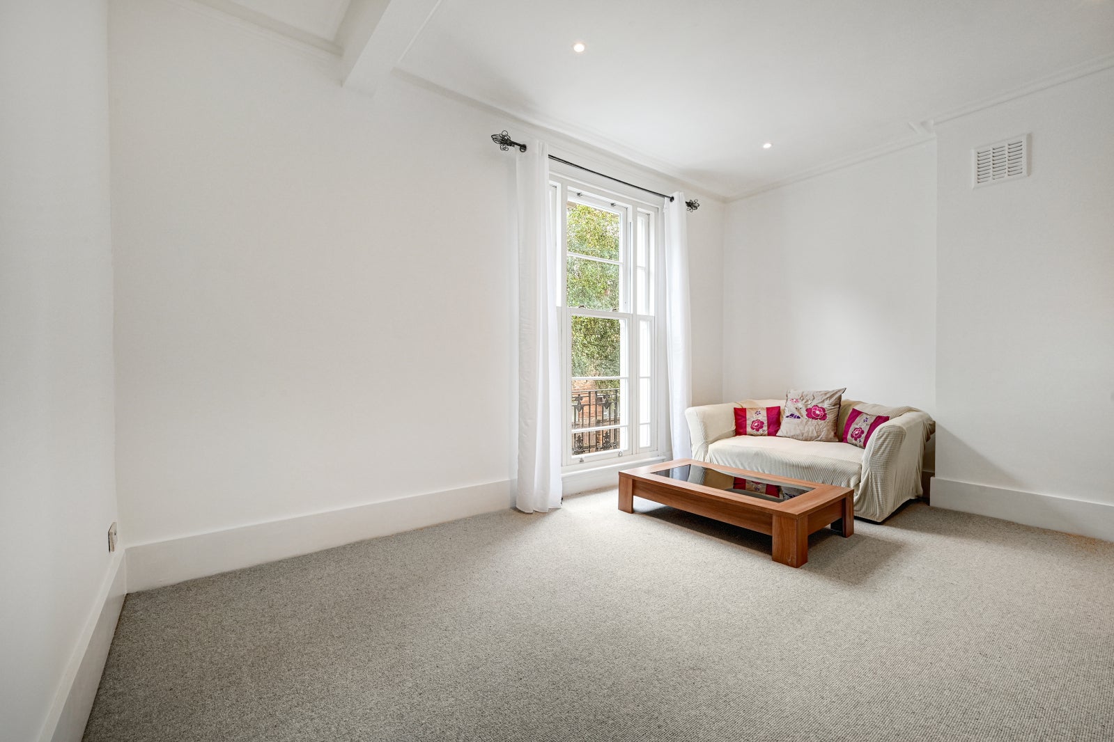 Flat St George's Square Mews in City of Westminster