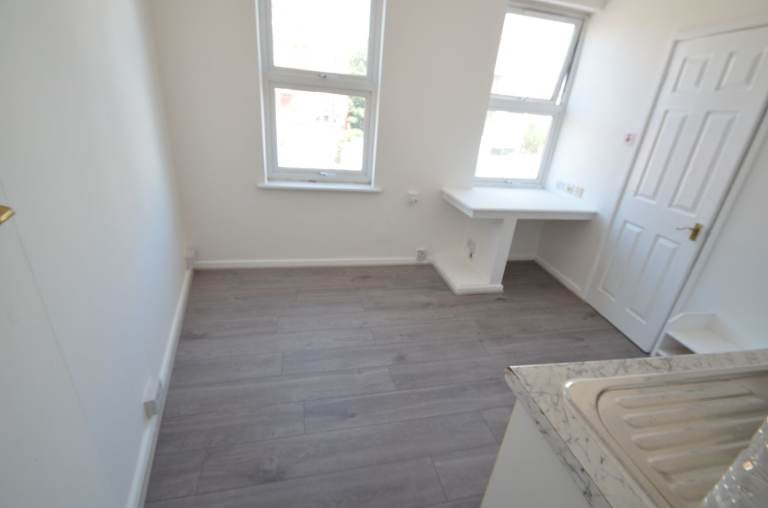 Flat Chingford Road in Greater London